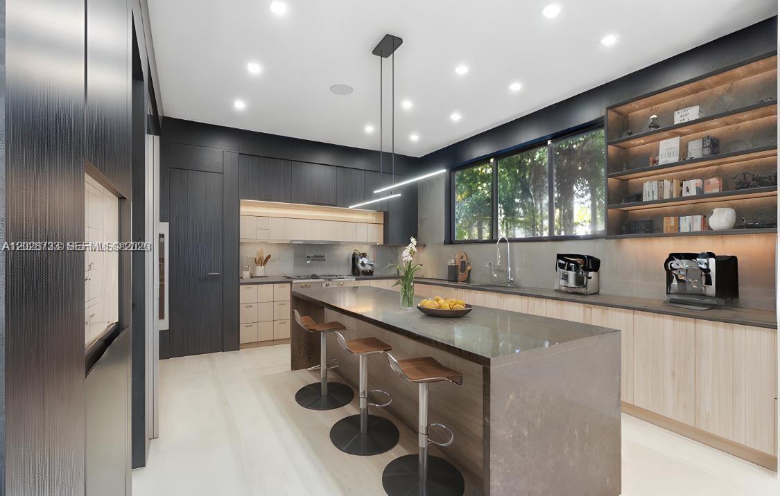 RIO VISTA ISLES - Residential Income
