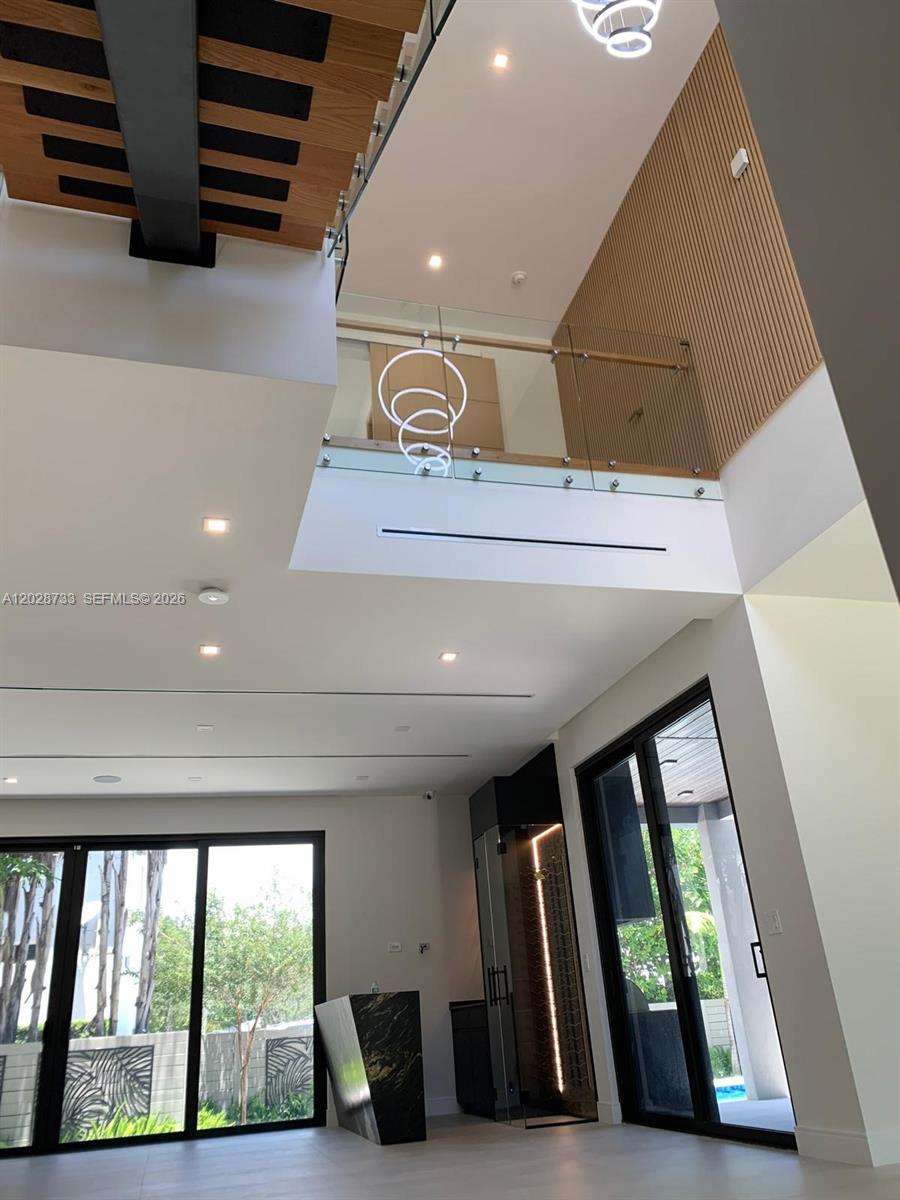 RIO VISTA ISLES - Residential Income