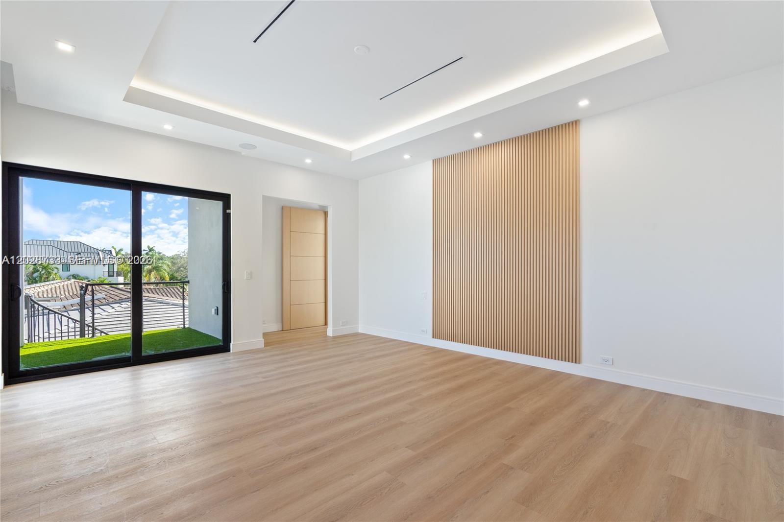 RIO VISTA ISLES - Residential Income