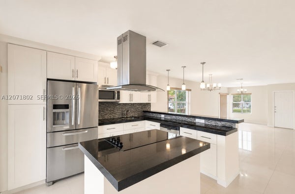 2561 W 60TH PL APT 102-1, HIALEAH, FL 33016 - Image 63023856e8aad0273e9f57765e848df2/3485802473