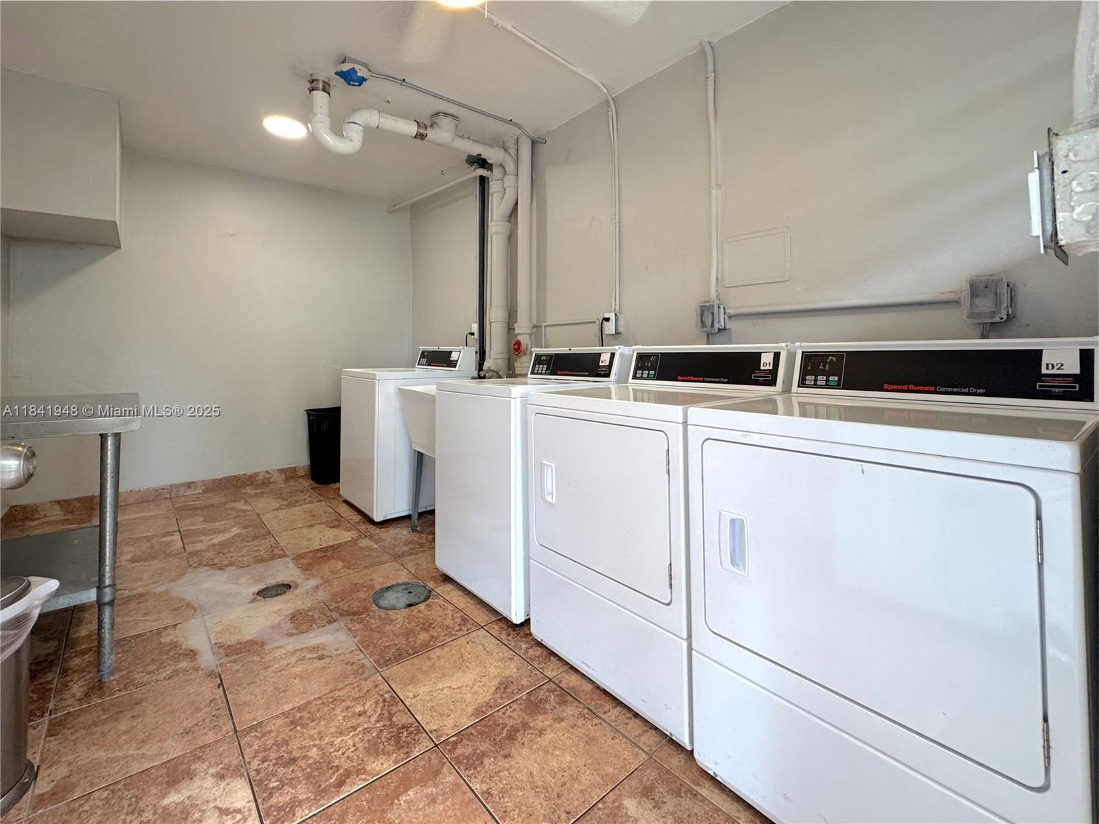 JADE WINDS GROUP-DAISY GA - Residential