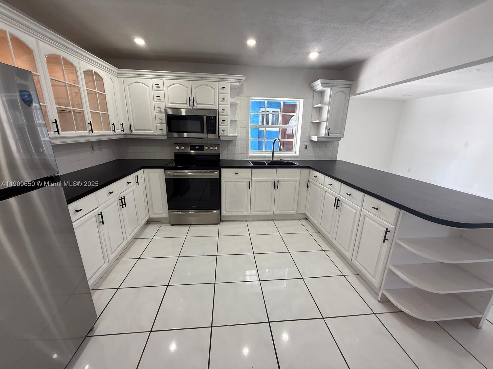 PALM LANE HOMES IN MIRAMA - Residential Lease