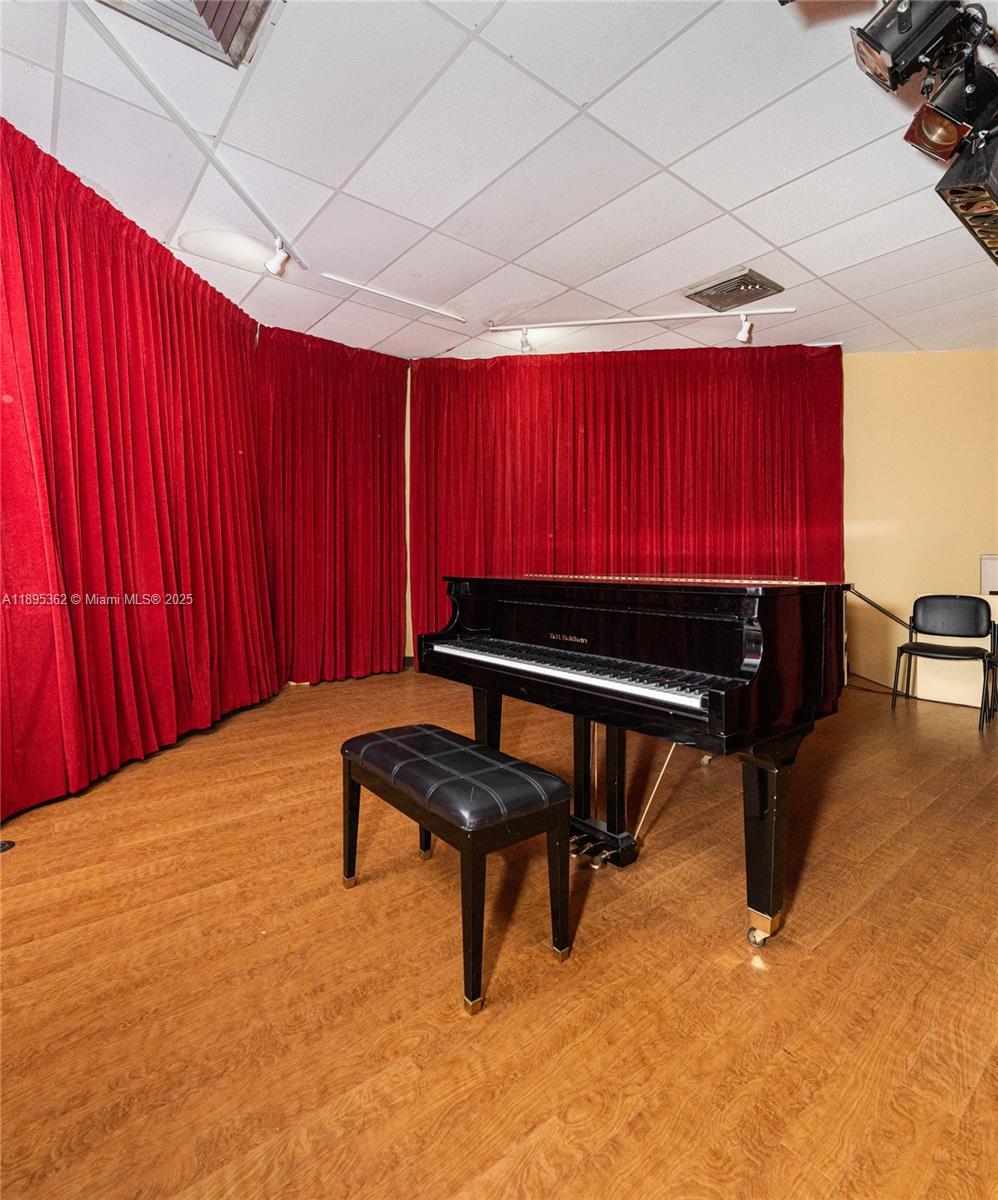 OLYMPUS CONDO - Residential Lease