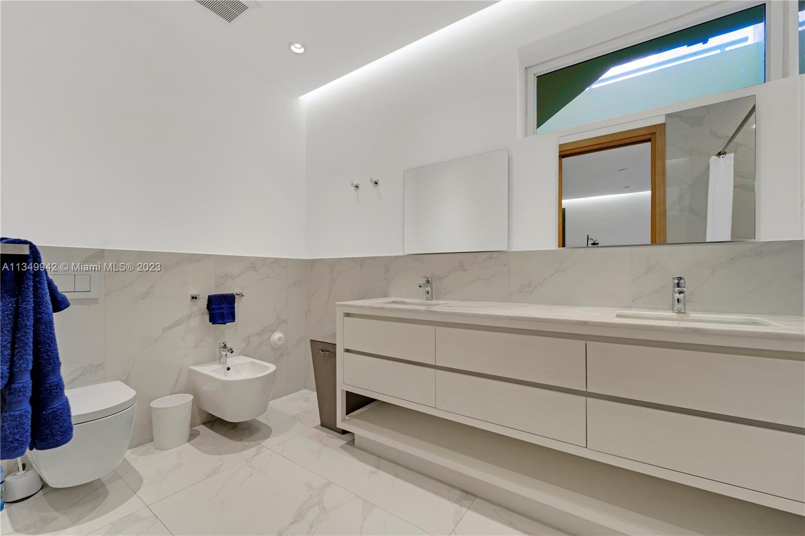 AQUA AT ALLISON ISLAND - Residential