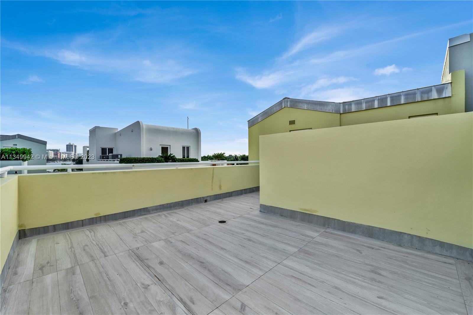 AQUA AT ALLISON ISLAND - Residential