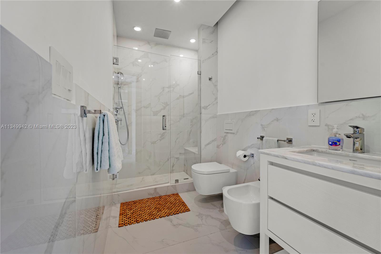 AQUA AT ALLISON ISLAND - Residential