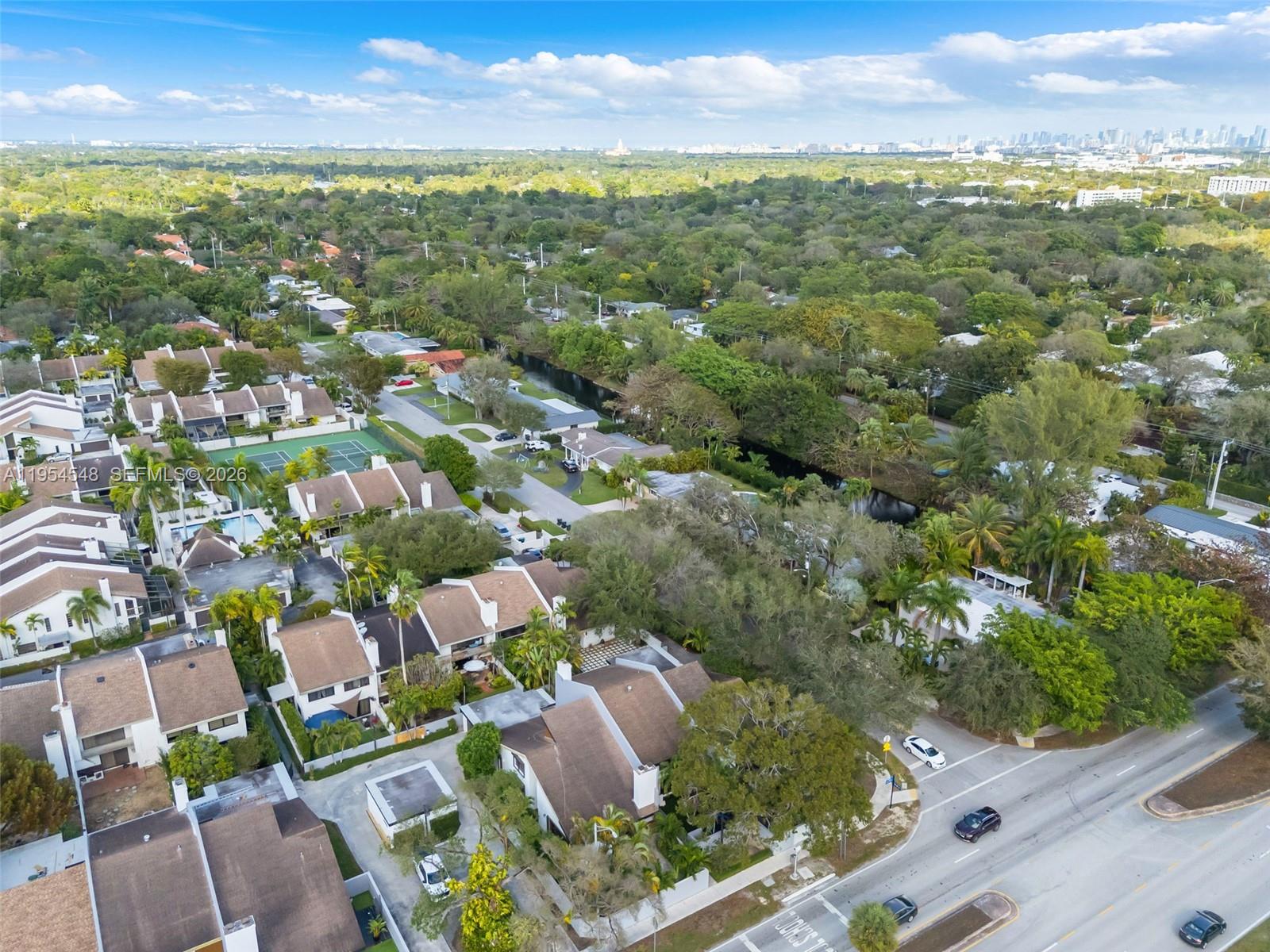 BANYANS OF SOUTH MIAMI CO - Residential