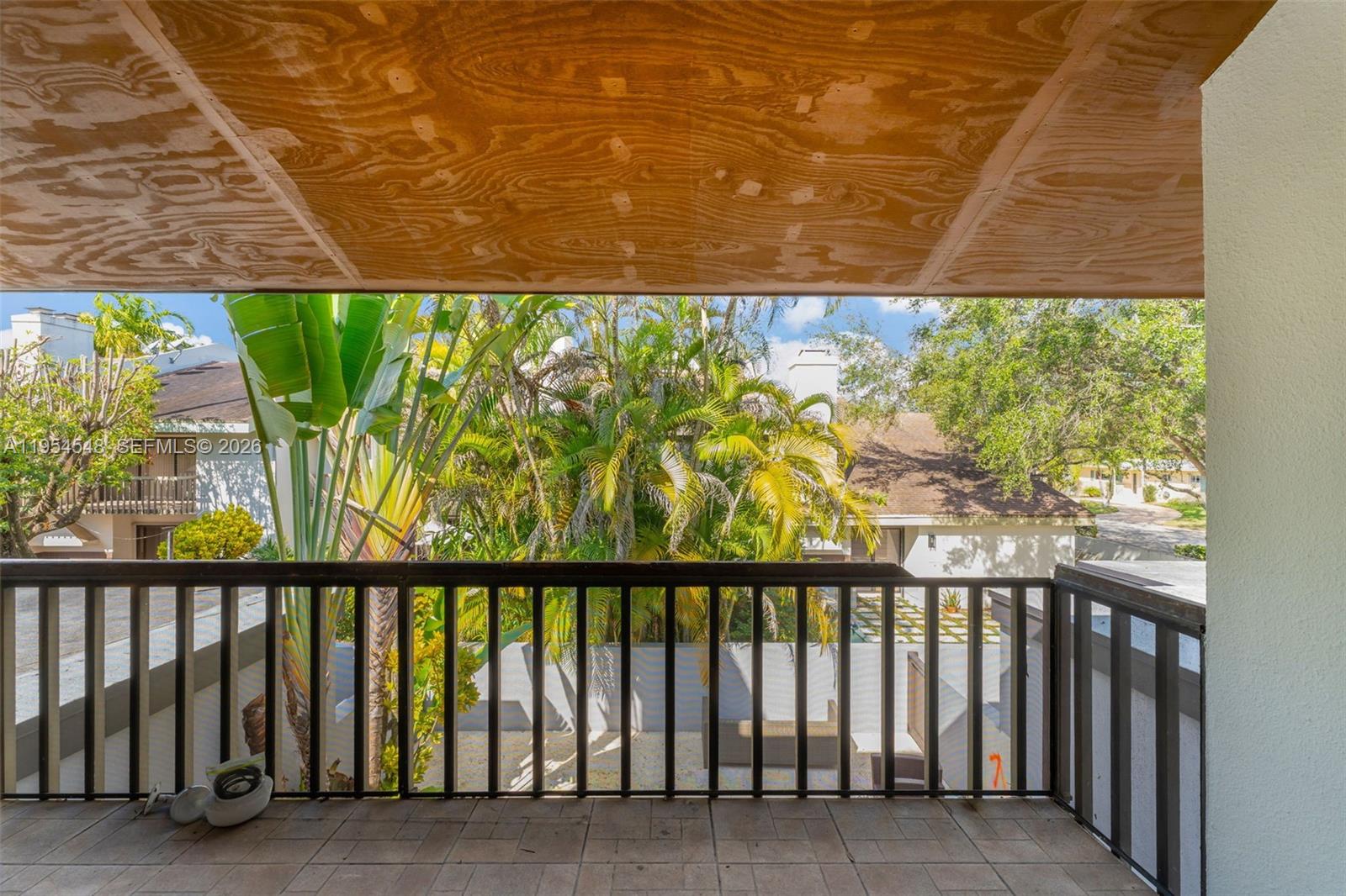 BANYANS OF SOUTH MIAMI CO - Residential