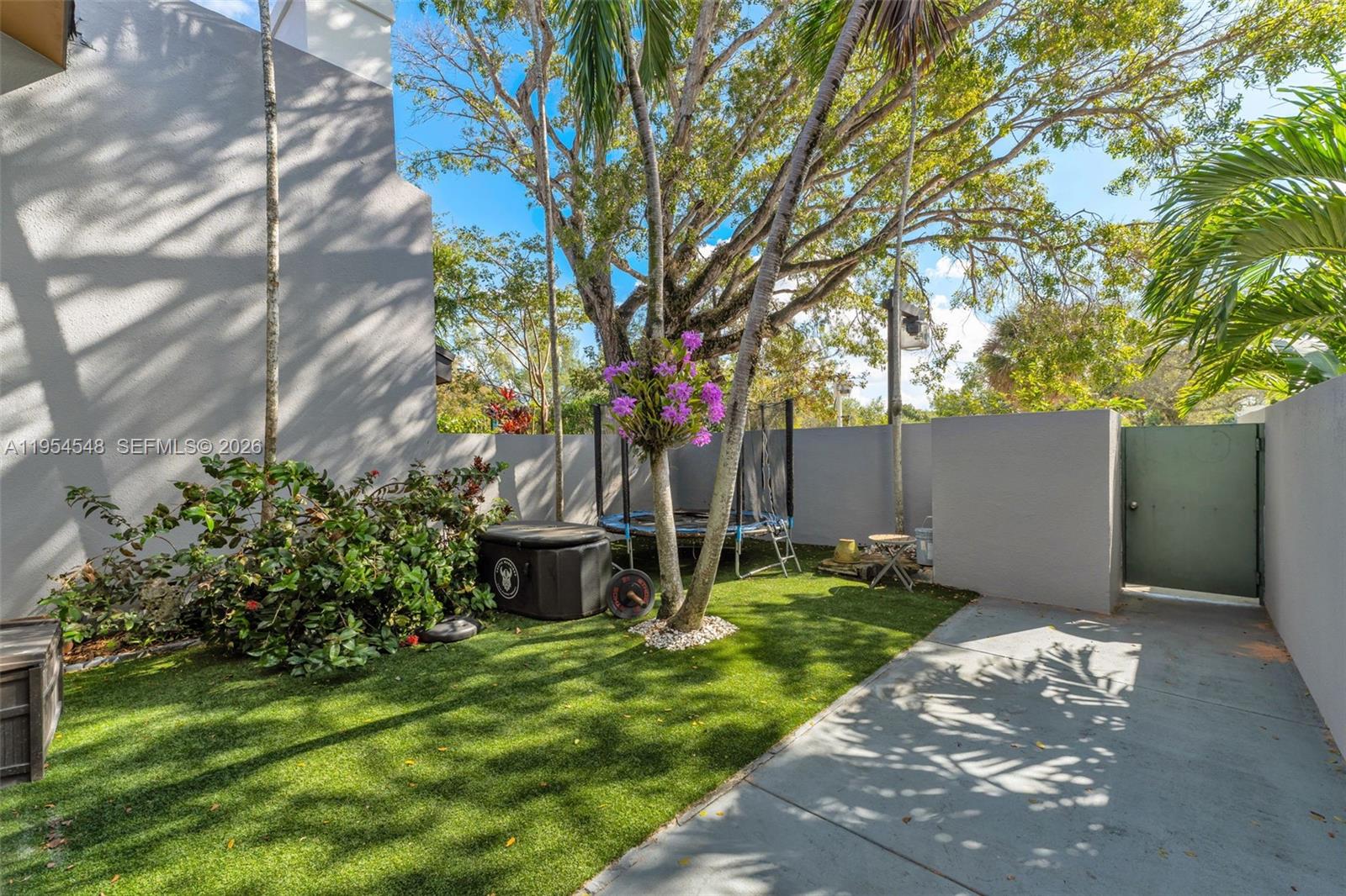 BANYANS OF SOUTH MIAMI CO - Residential