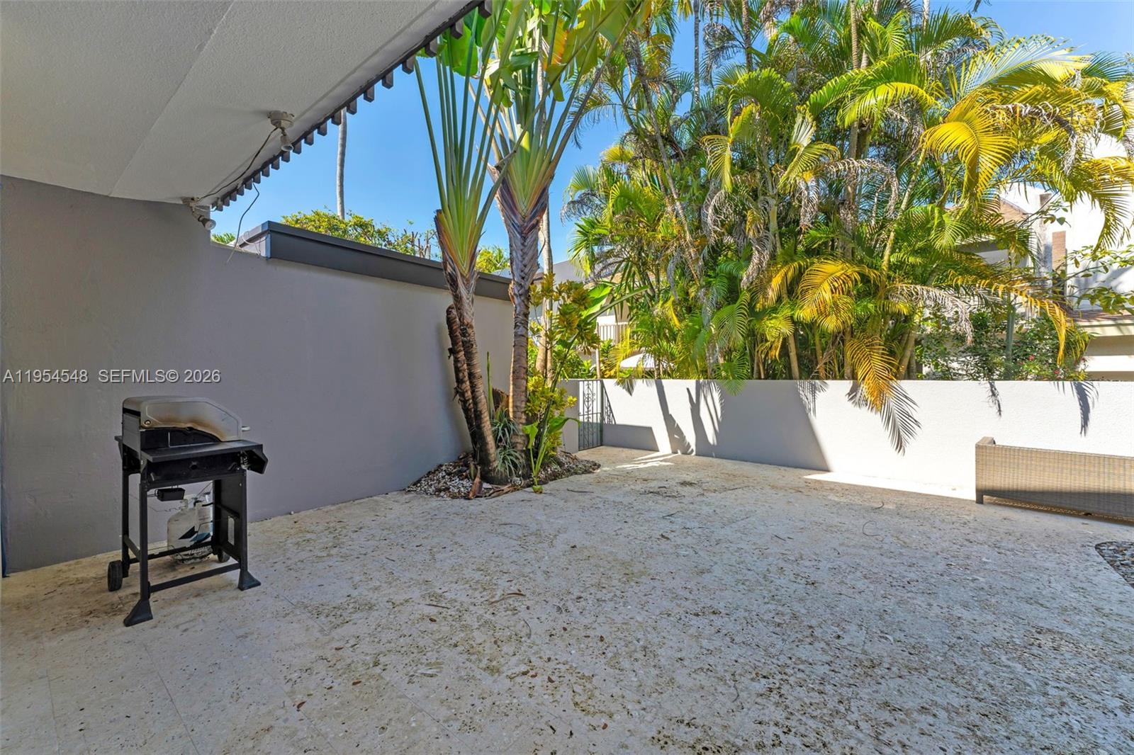 BANYANS OF SOUTH MIAMI CO - Residential