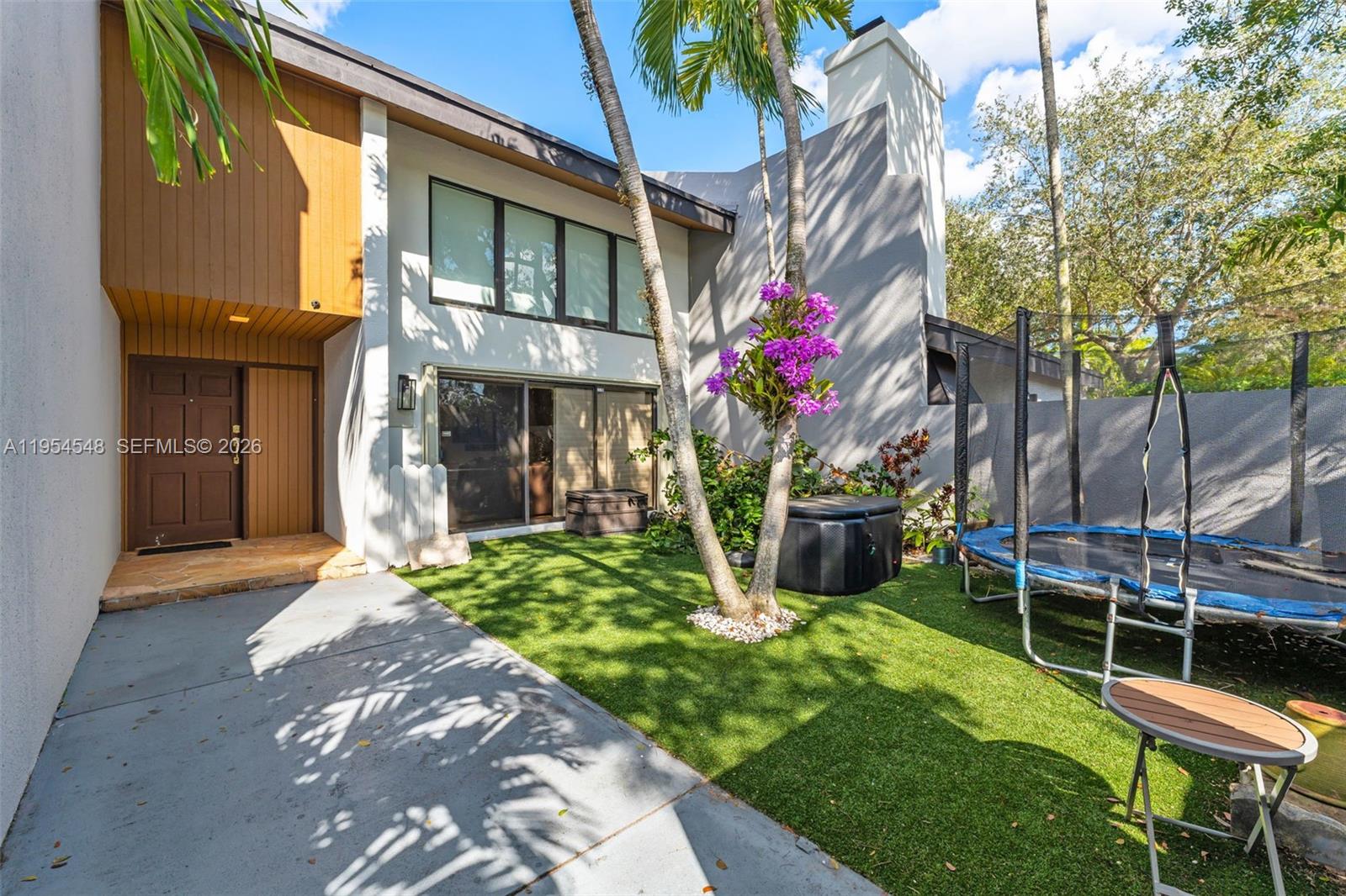 BANYANS OF SOUTH MIAMI CO - Residential