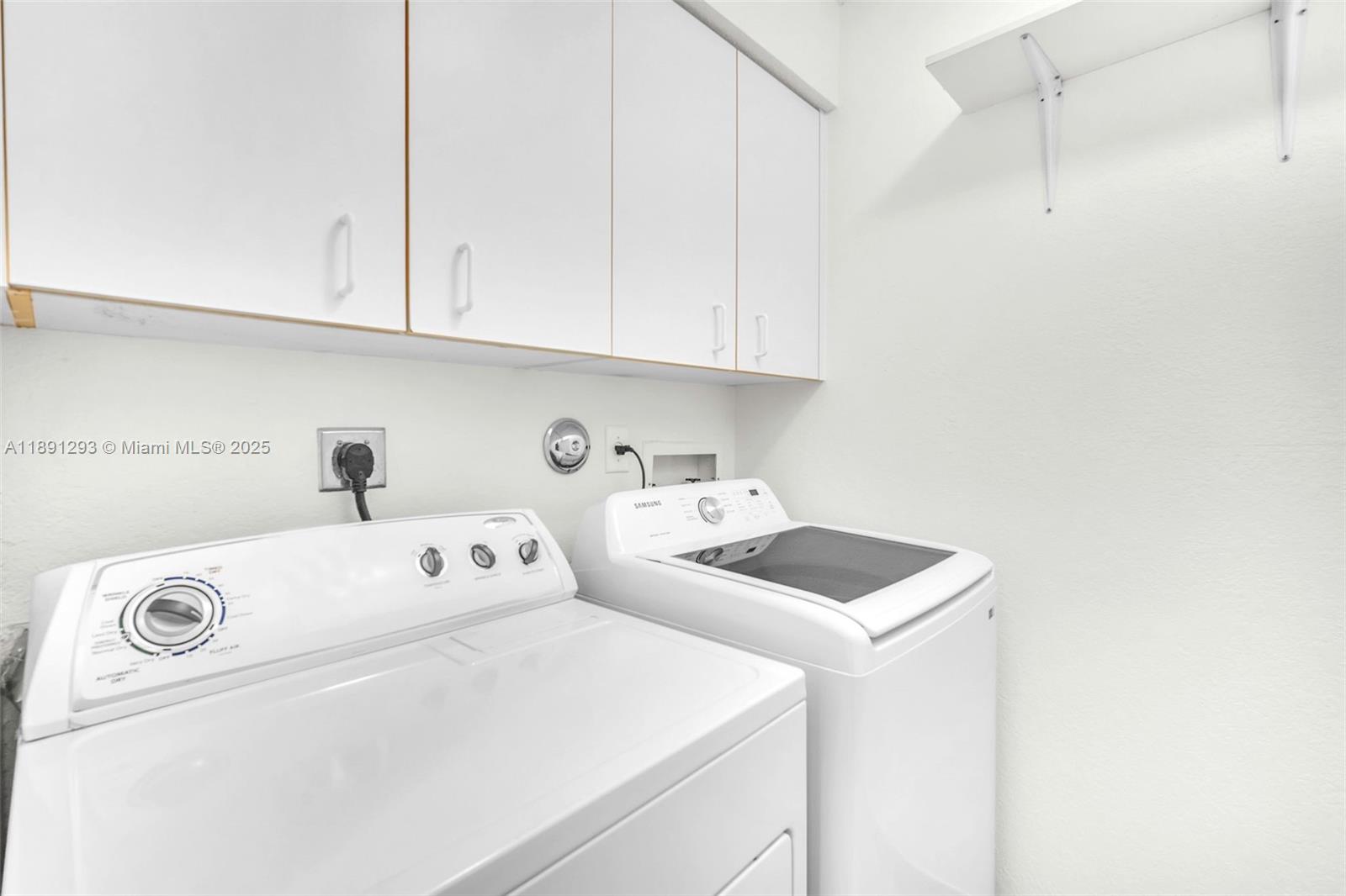 SAPPHIRE SHORES-SAPPHIRE - Residential Lease