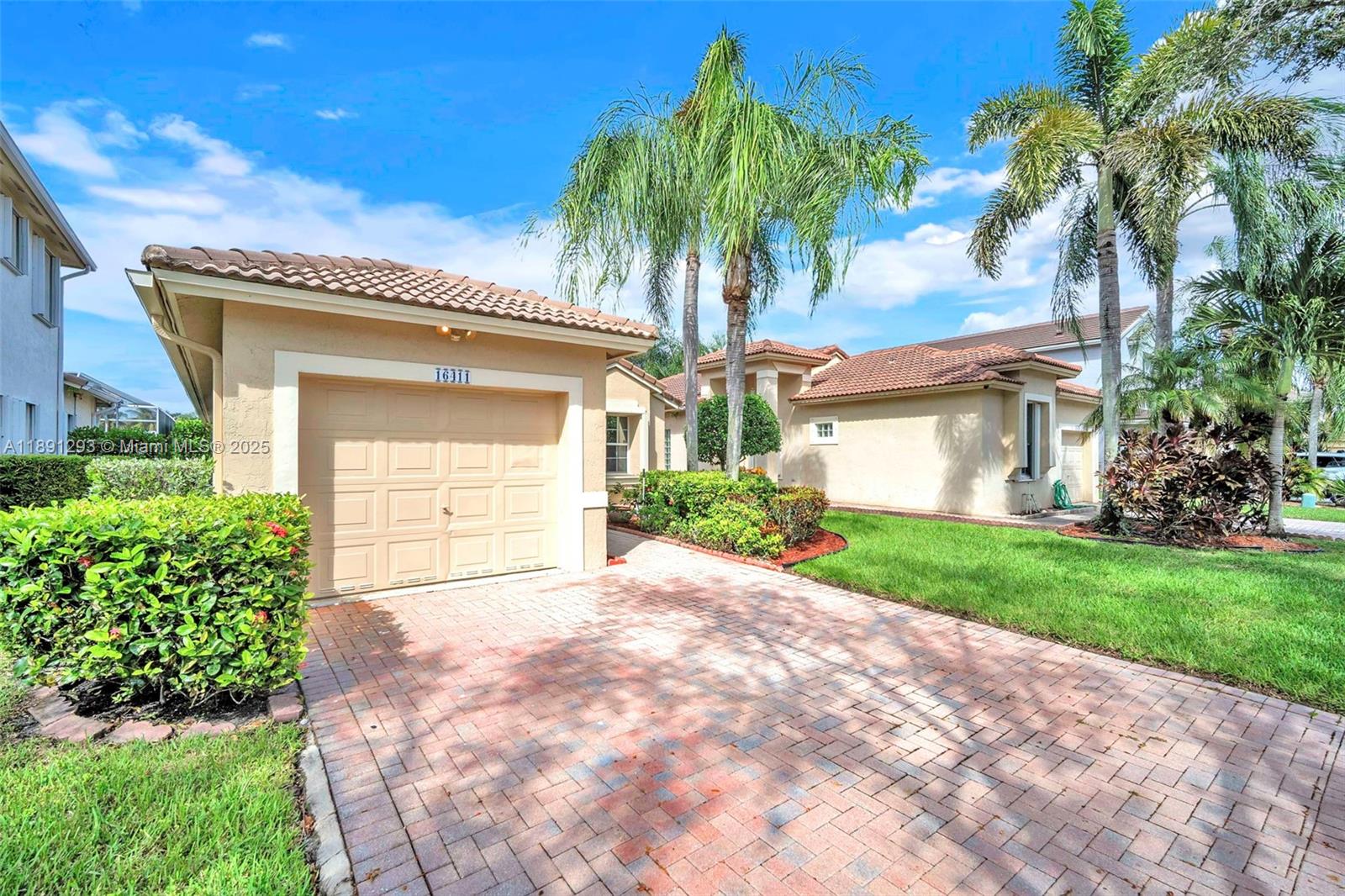 SAPPHIRE SHORES-SAPPHIRE - Residential Lease