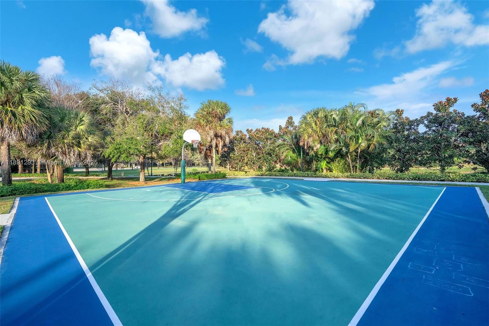 SAPPHIRE SHORES-SAPPHIRE - Residential Lease