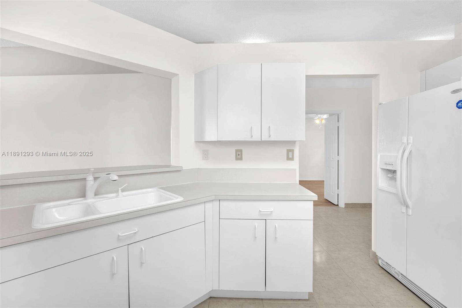 SAPPHIRE SHORES-SAPPHIRE - Residential Lease