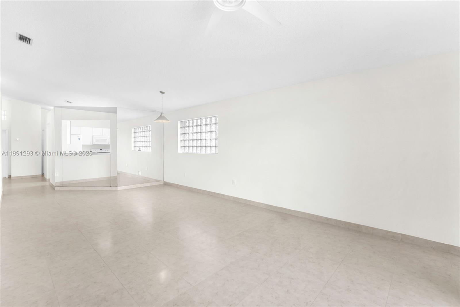 SAPPHIRE SHORES-SAPPHIRE - Residential Lease