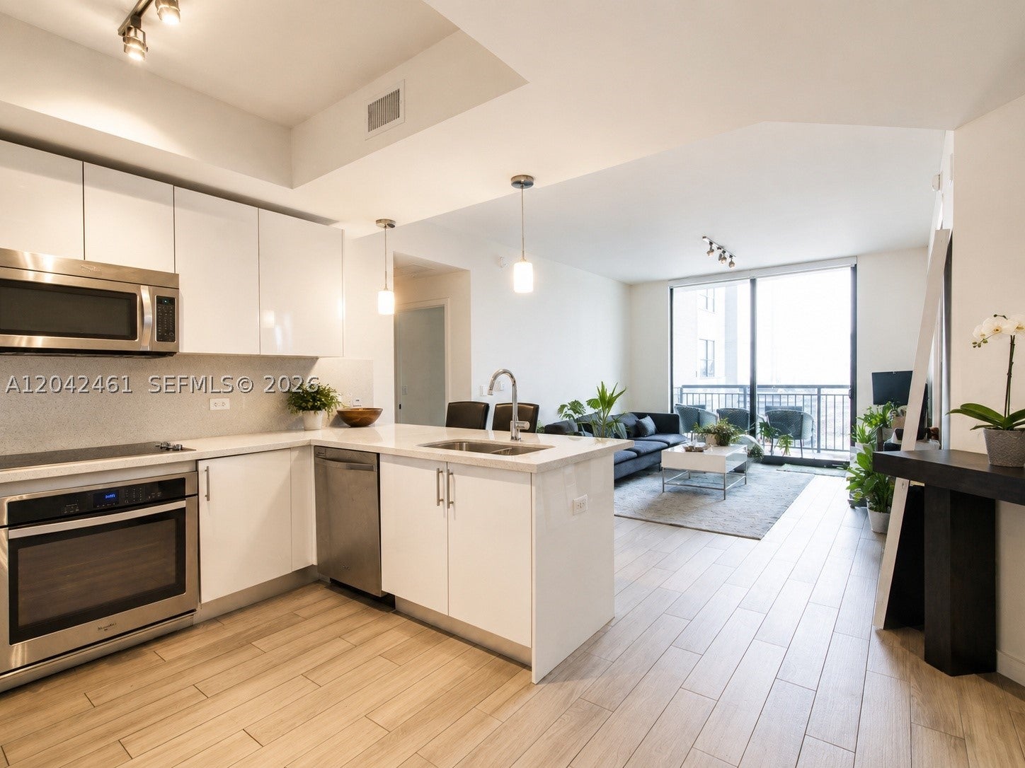 999 SW 1st Ave 2211