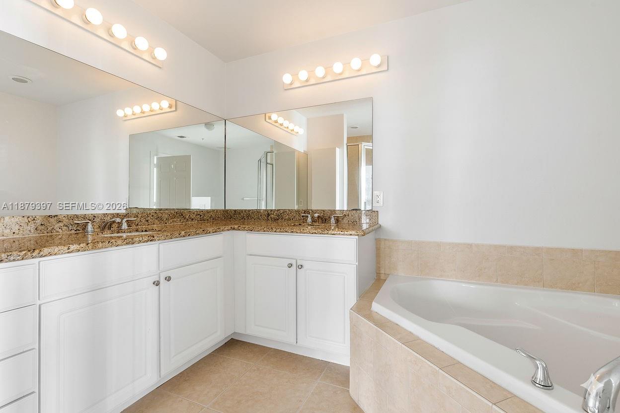 ALAQUA CONDO - Residential