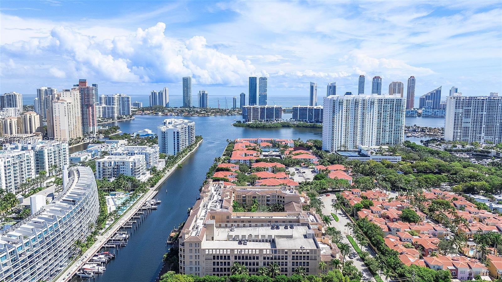 ALAQUA CONDO - Residential