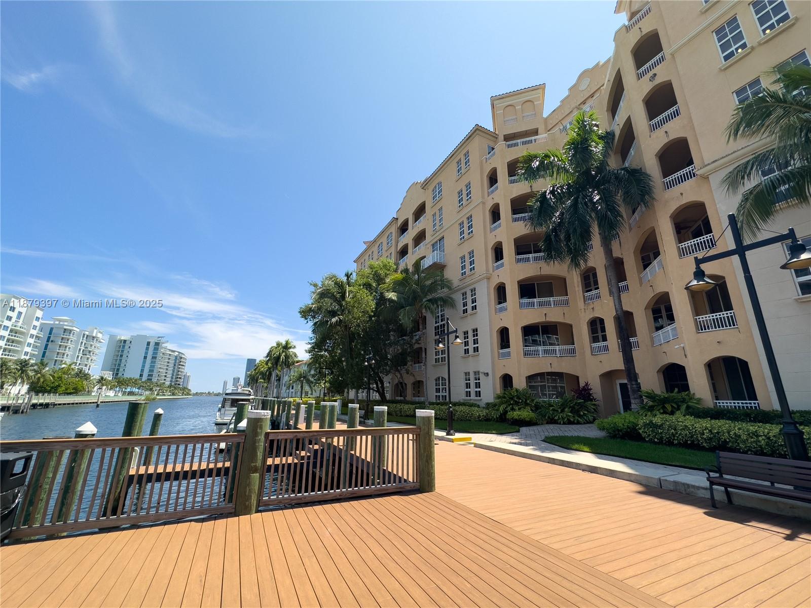 ALAQUA CONDO - Residential