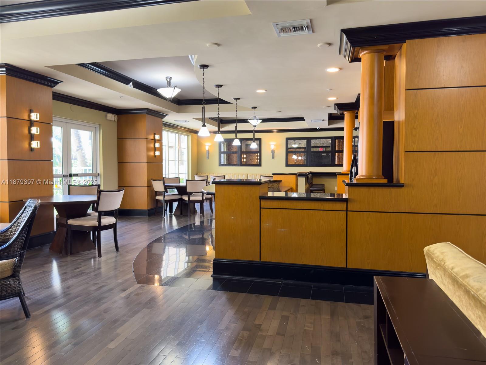 ALAQUA CONDO - Residential