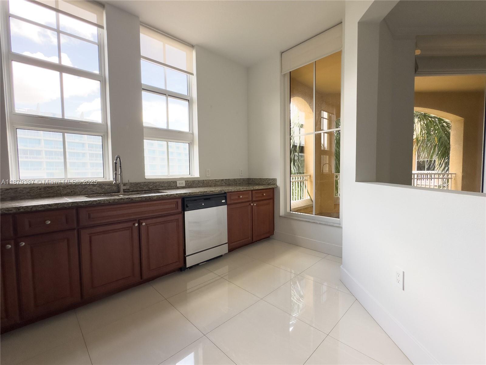 ALAQUA CONDO - Residential