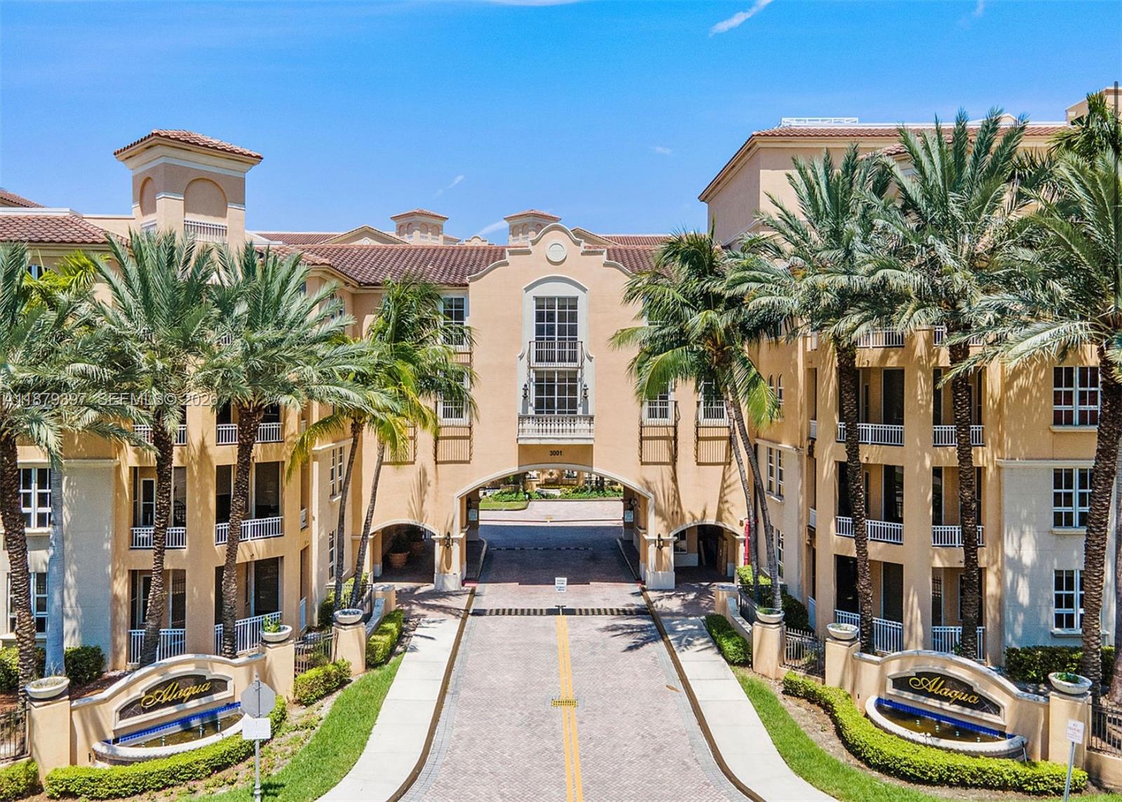 ALAQUA CONDO - Residential