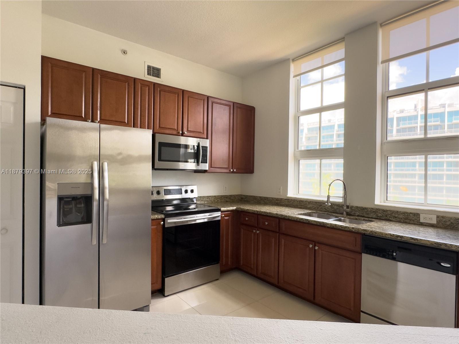 ALAQUA CONDO - Residential