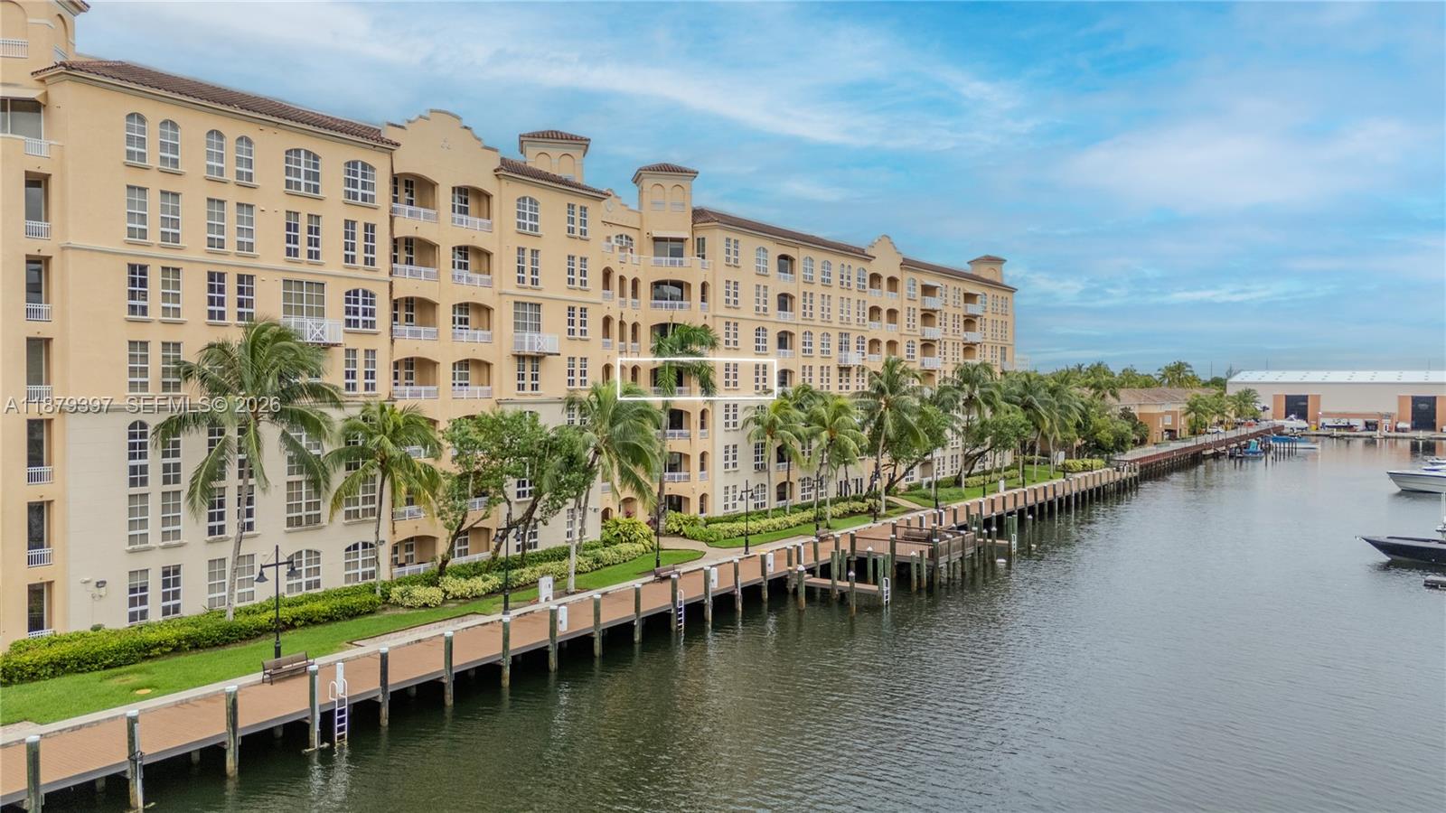 ALAQUA CONDO - Residential