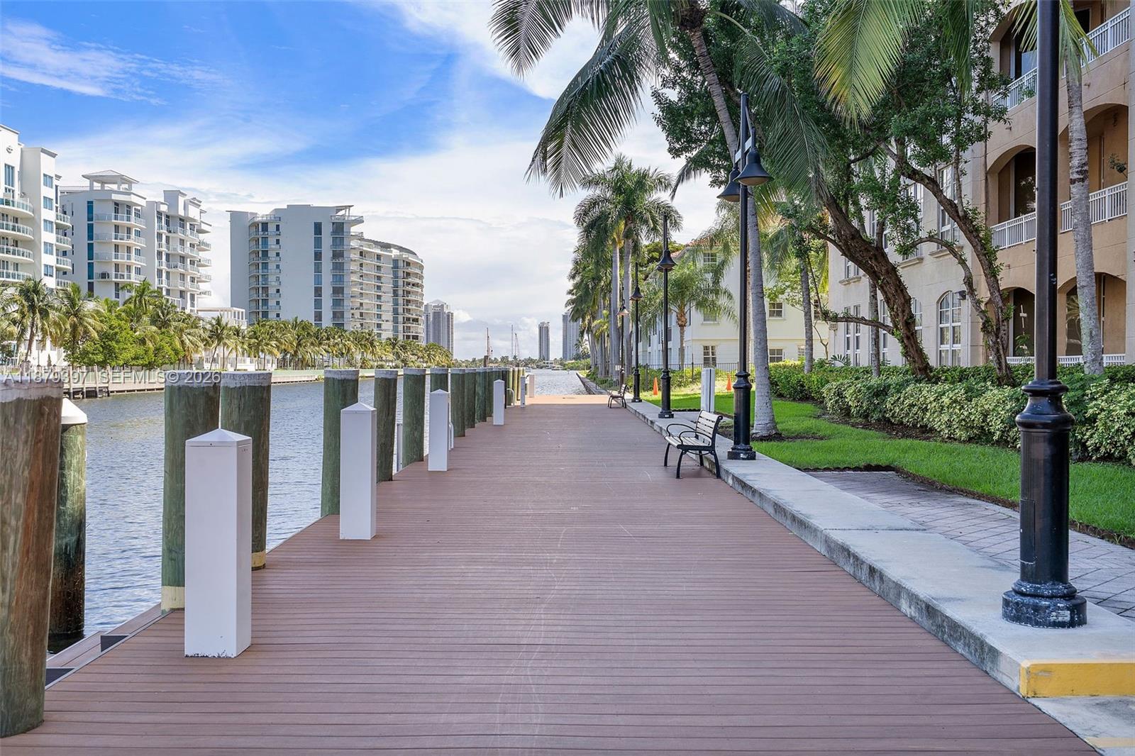 ALAQUA CONDO - Residential