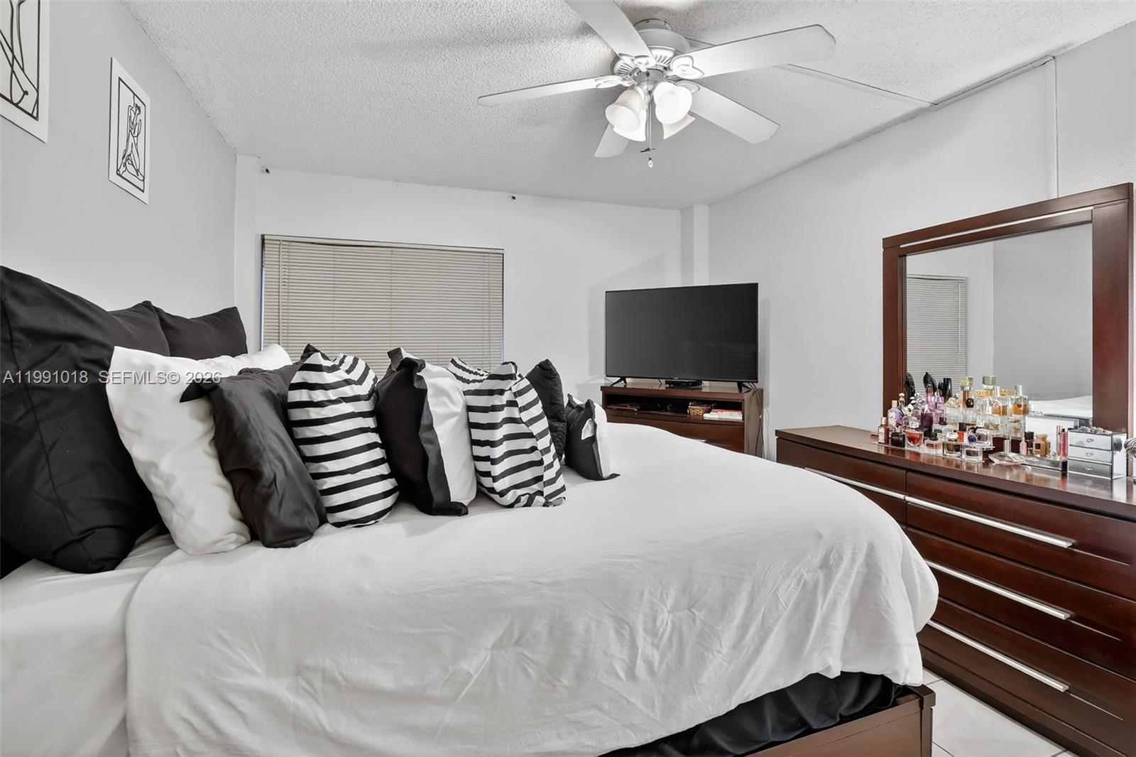 MANORS OF INVERRARY I-7 - Residential