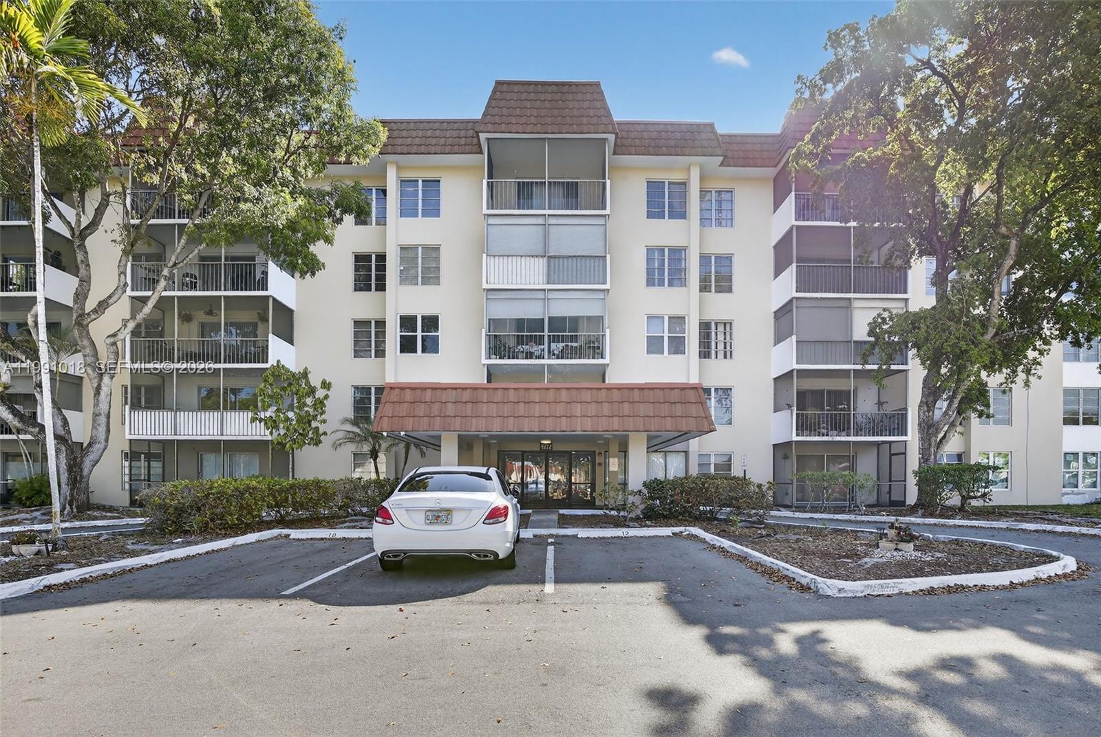 4172 Inverrary Dr 503