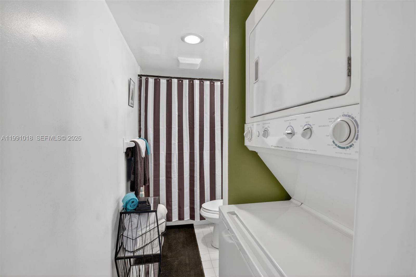 MANORS OF INVERRARY I-7 - Residential