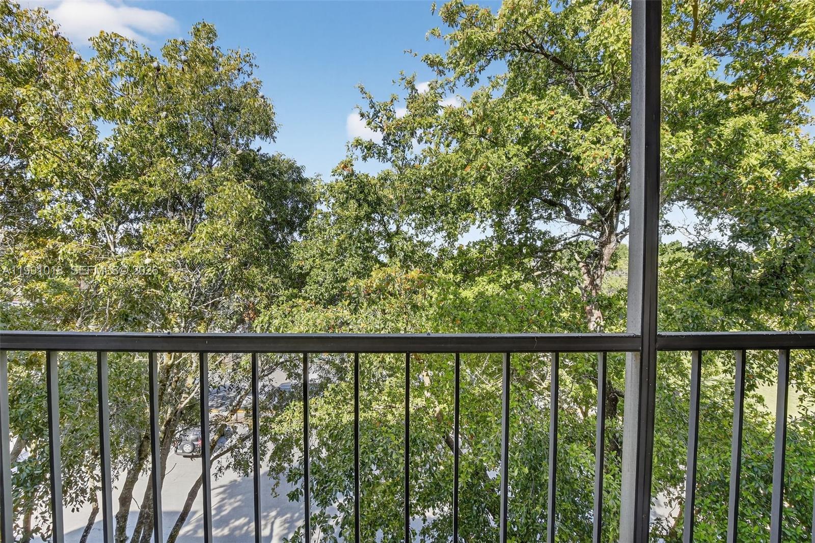 MANORS OF INVERRARY I-7 - Residential