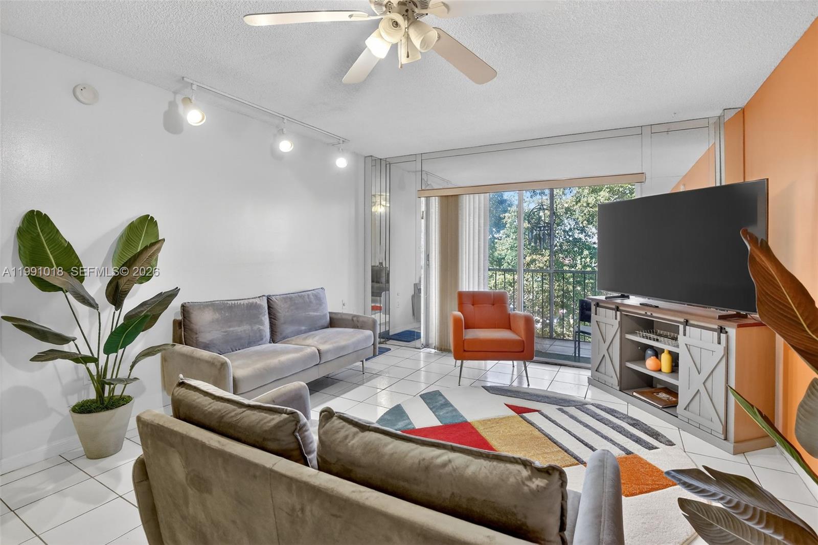 MANORS OF INVERRARY I-7 - Residential