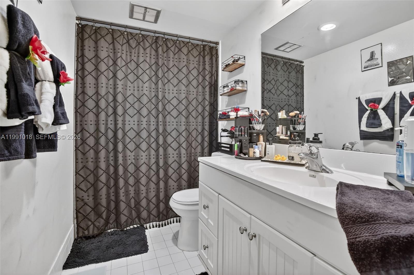 MANORS OF INVERRARY I-7 - Residential