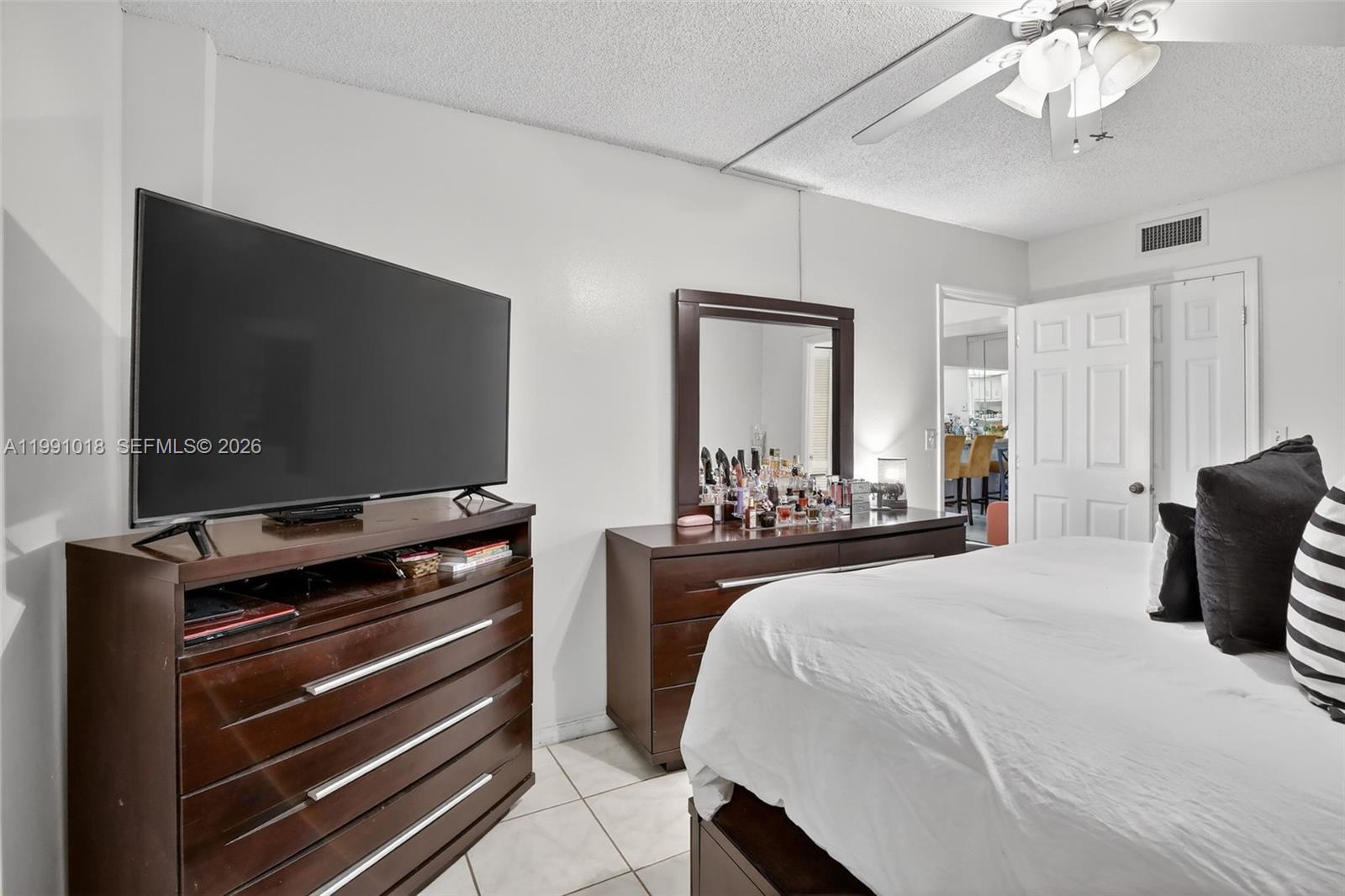 MANORS OF INVERRARY I-7 - Residential