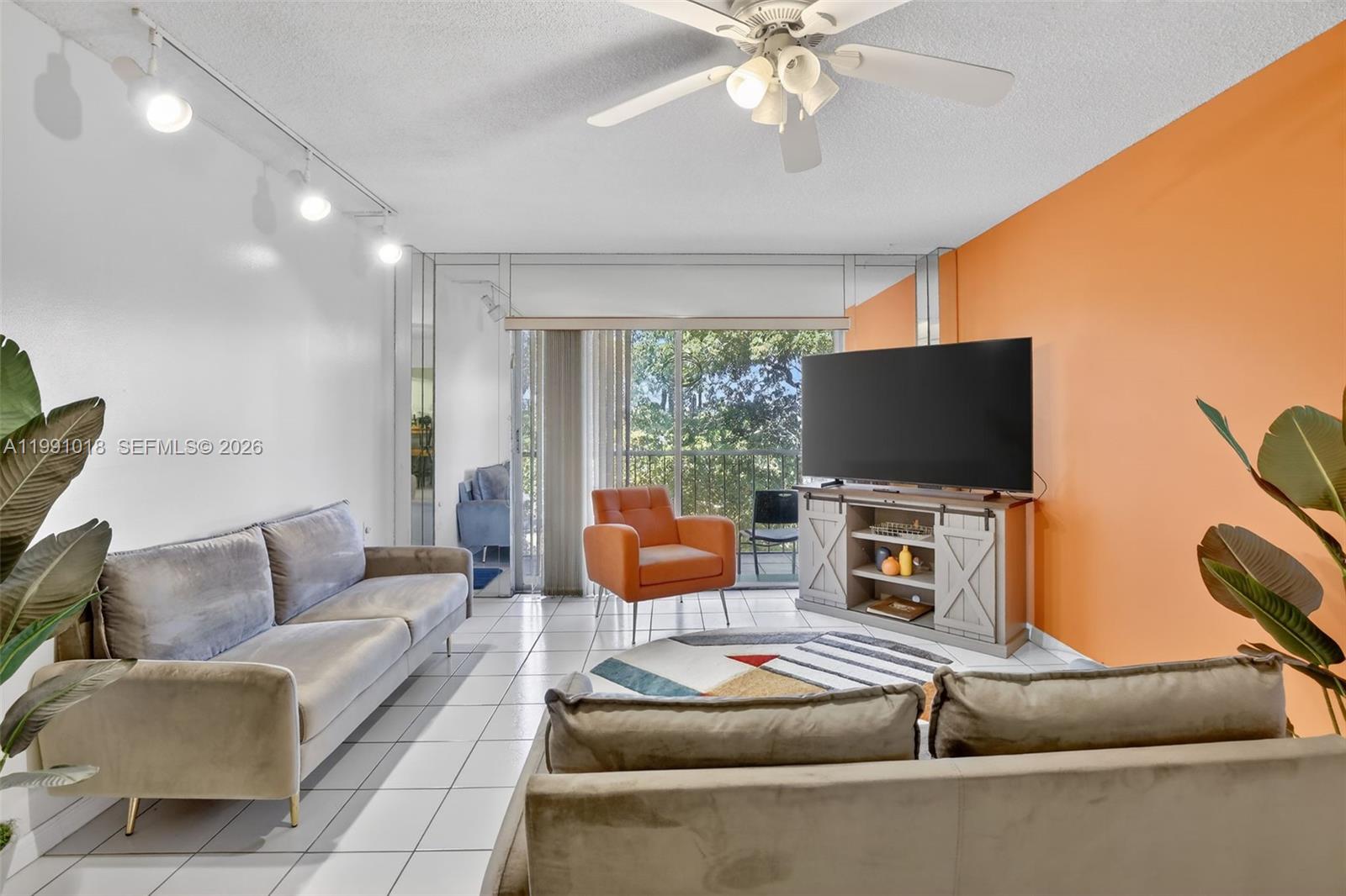 MANORS OF INVERRARY I-7 - Residential