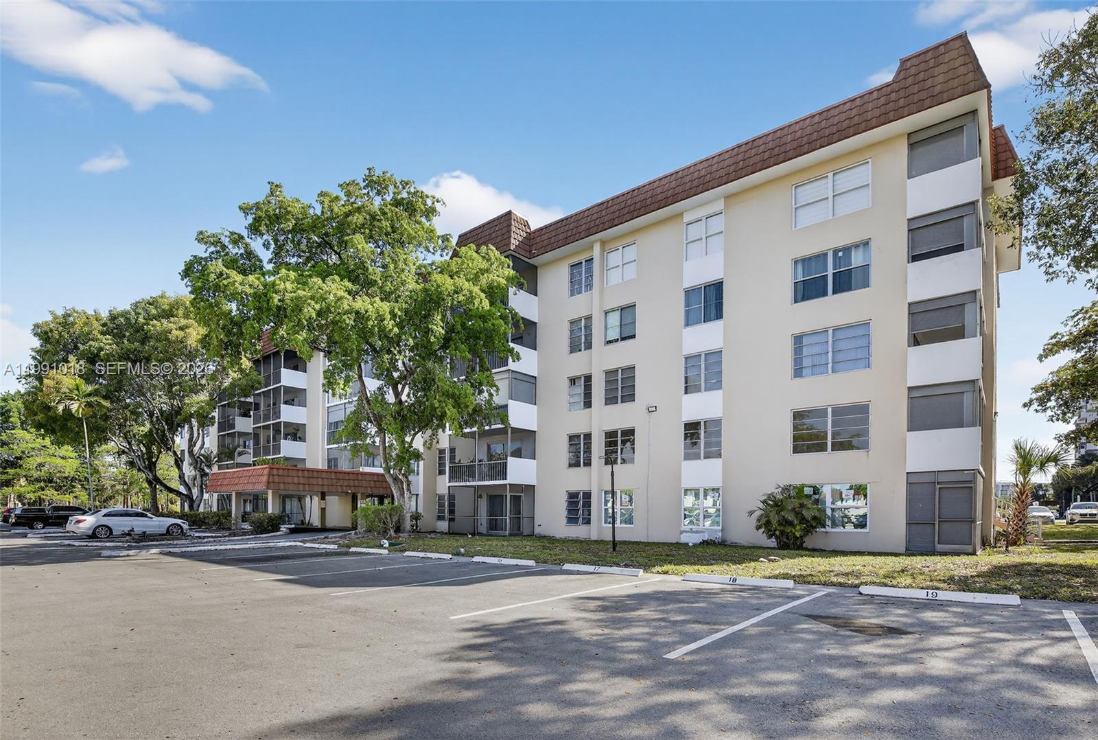 MANORS OF INVERRARY I-7 - Residential