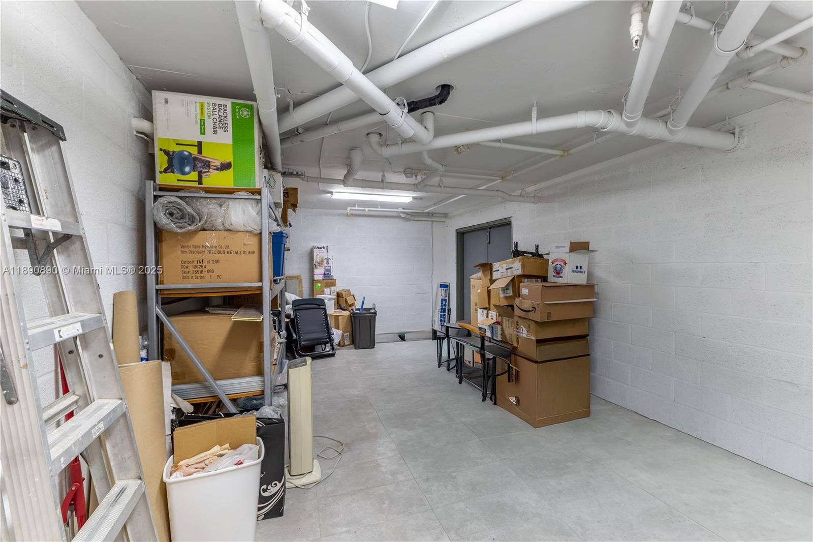 PARAISO BAY CONDO - Residential