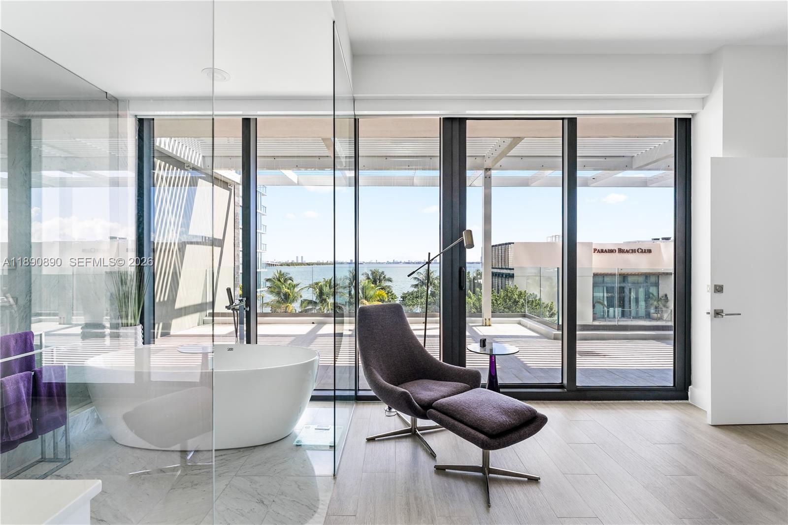 PARAISO BAY CONDO - Residential