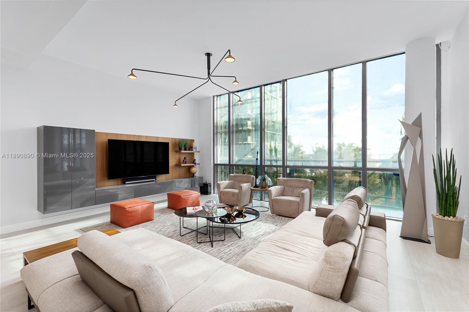 View photos, virtual tours, details... 650 NE 32nd St BH7