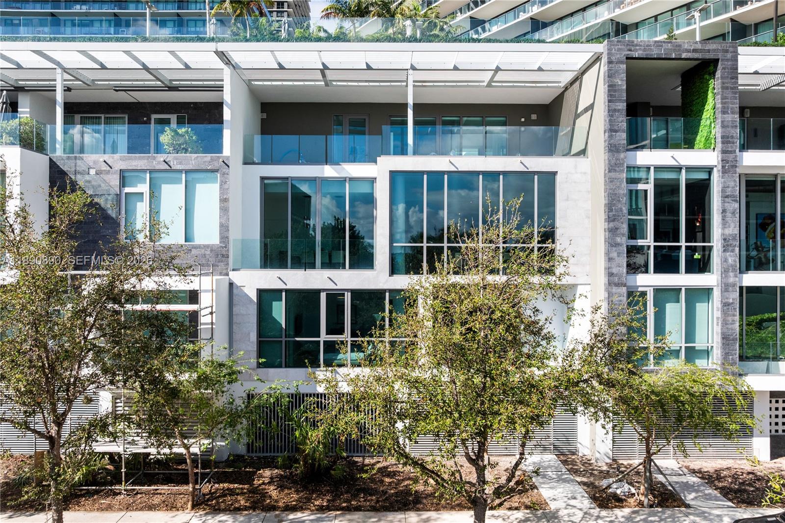 PARAISO BAY CONDO - Residential