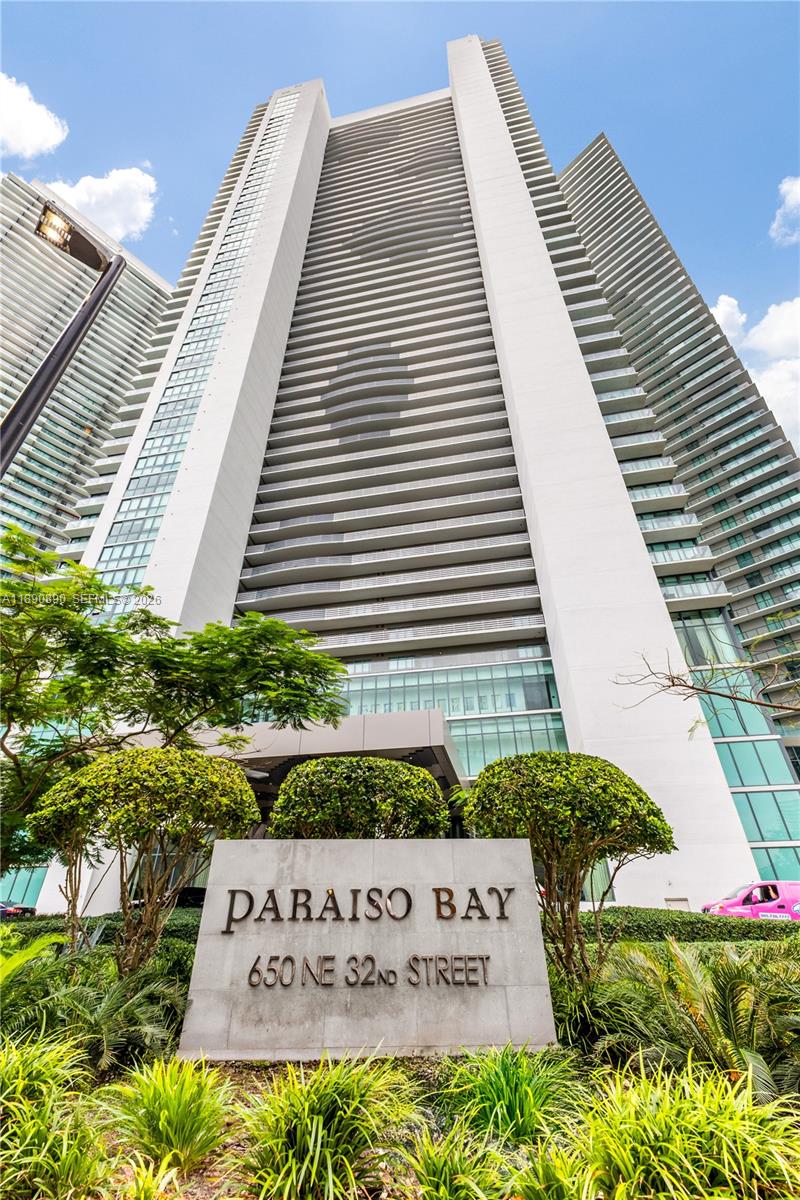 PARAISO BAY CONDO - Residential