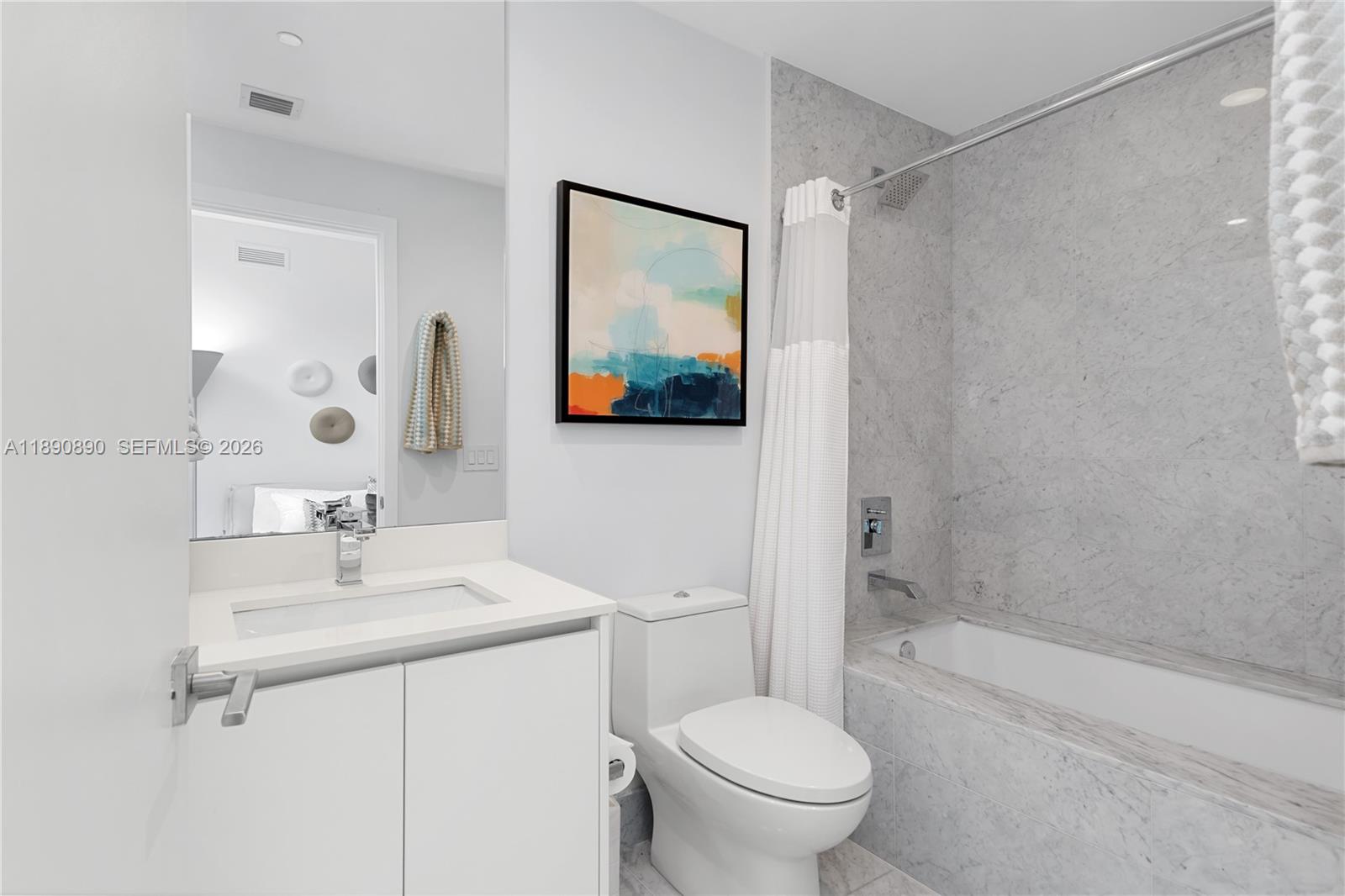 PARAISO BAY CONDO - Residential