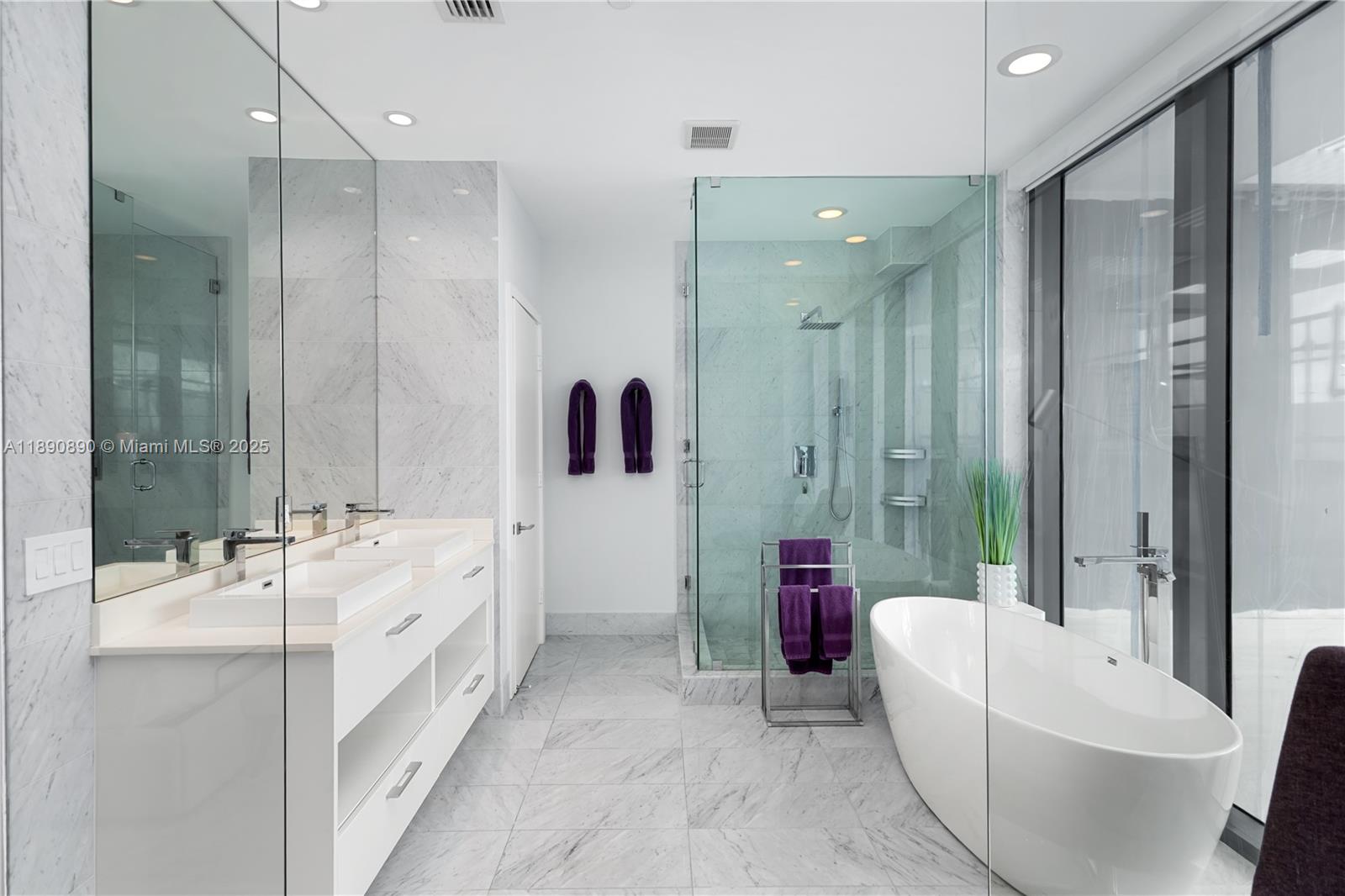 PARAISO BAY CONDO - Residential