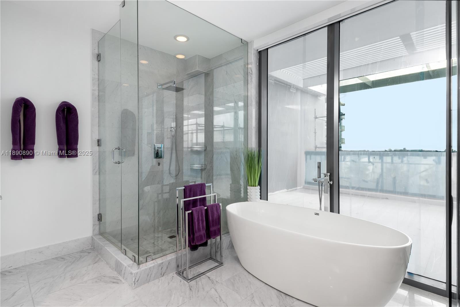 PARAISO BAY CONDO - Residential