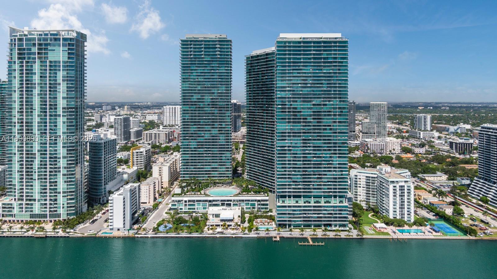 PARAISO BAY CONDO - Residential