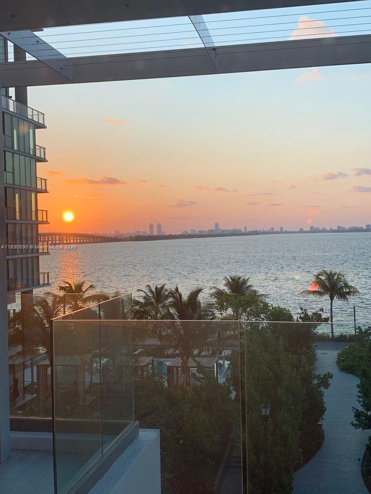 PARAISO BAY CONDO - Residential