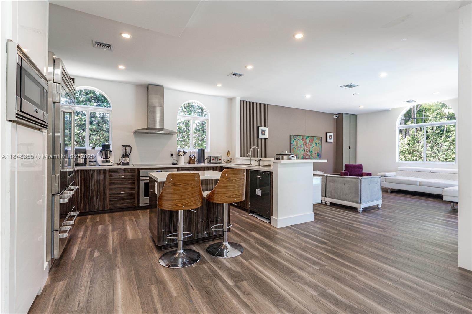 LA GORCE GOLF SUB - Residential Lease